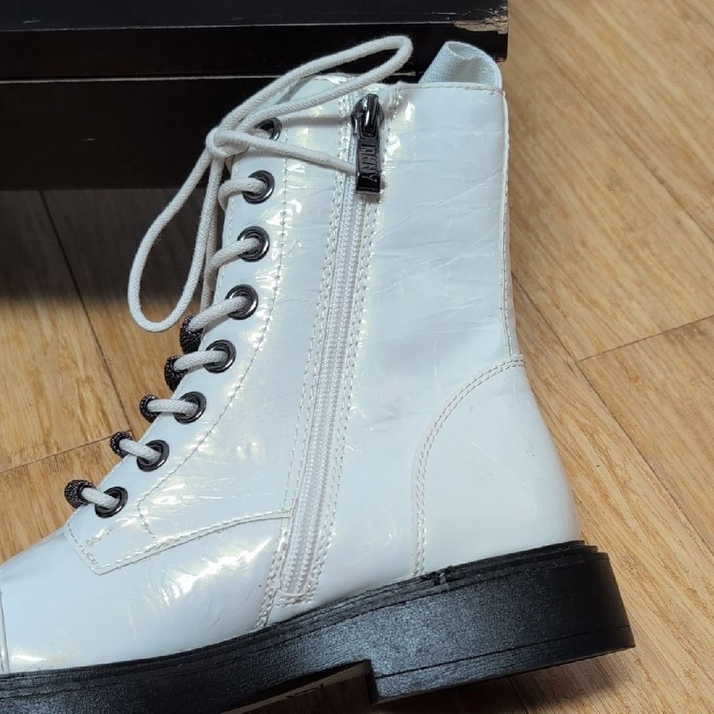 DKNY Malaya White Iridescent Fashion Lace-Up Combat Boots Side Zipper Size 7.5M - Picture 5 of 8